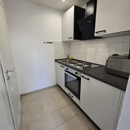 Mini-apartment アパート *